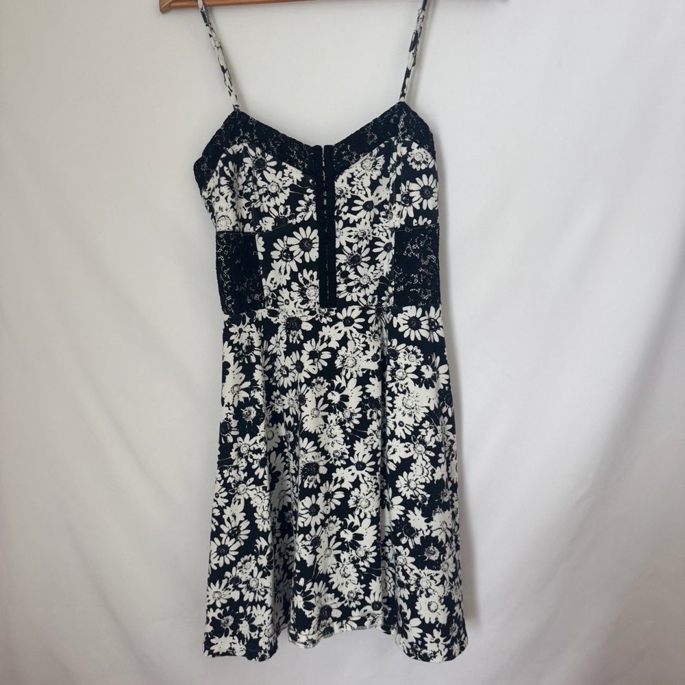 Bethany Mota Daisy Print Mini Dress in Navy and White